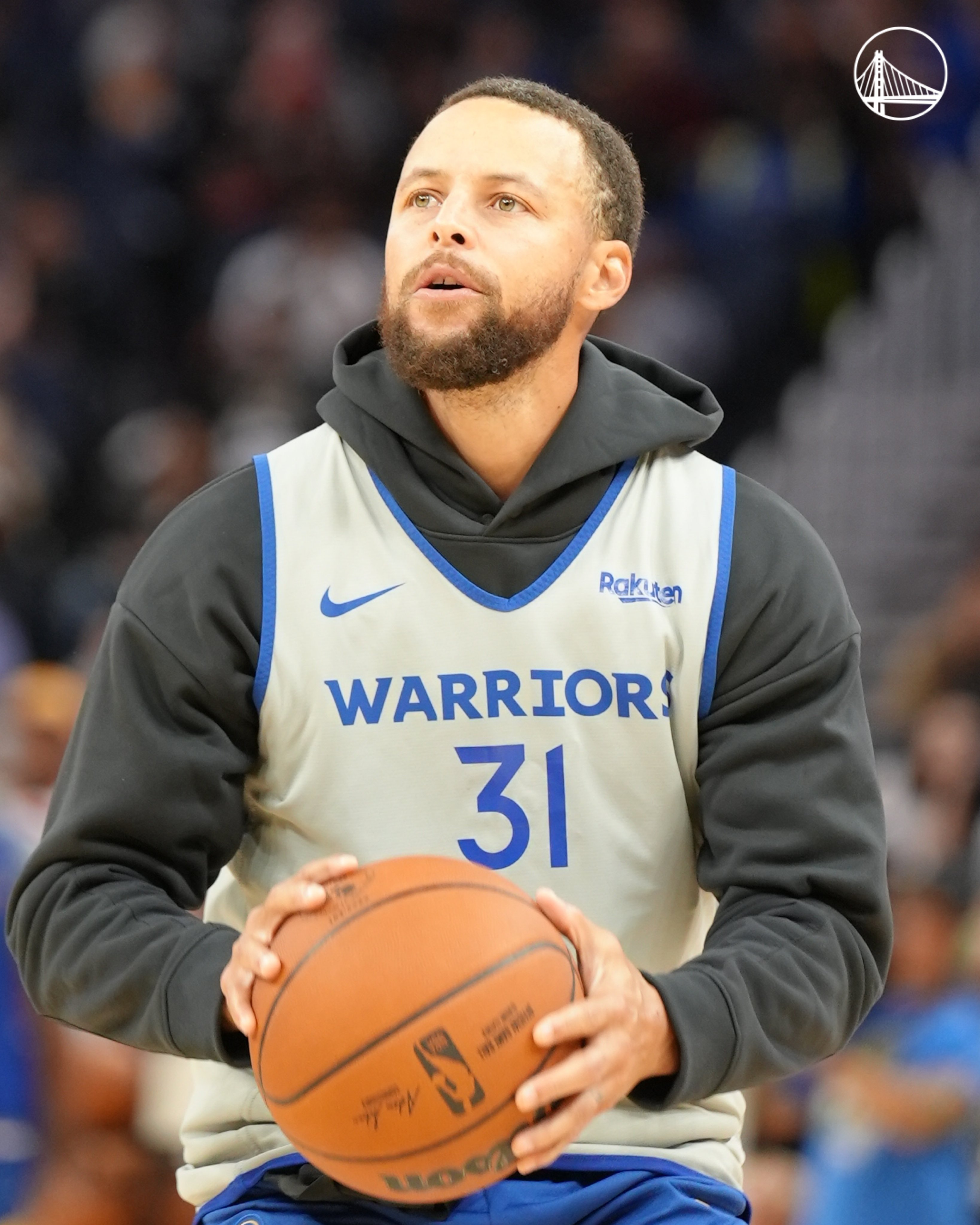 兄弟篮球！勇士官方晒出库里兄弟互换球衣的训练照：30和31