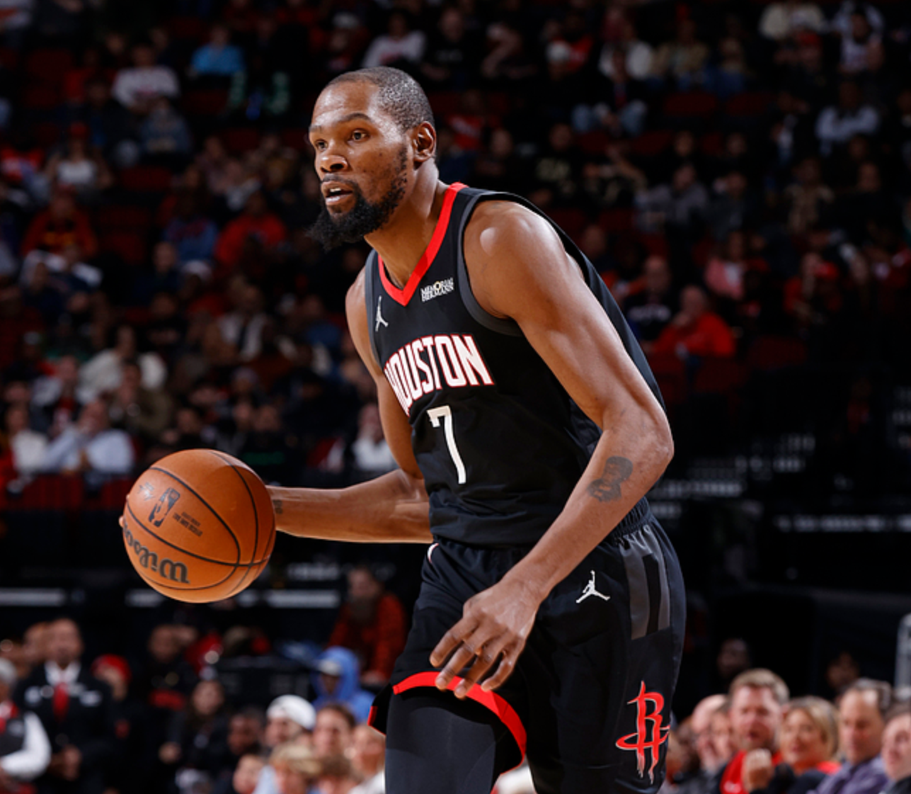 开云下载-西部排名又乱了:湖人紧追火箭,快船双喜临门,4队排名互换