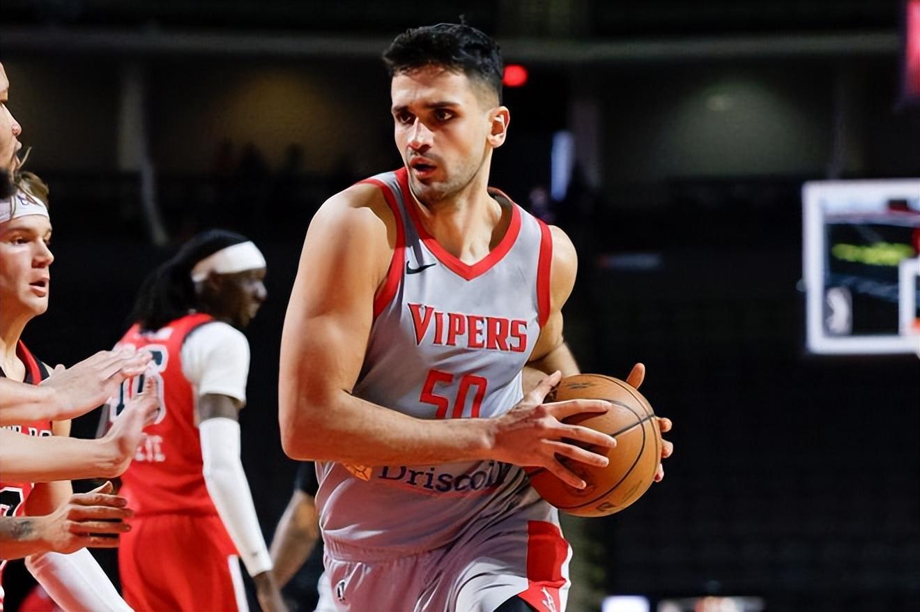 开云入口-火箭二队首秀表现抢眼,但土耳其中锋到了第二场立刻状态下滑了?